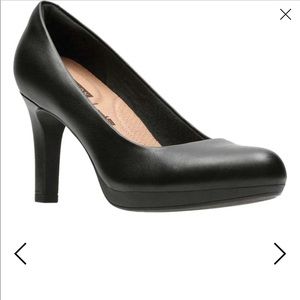 Clarks Adriel Voila pumps